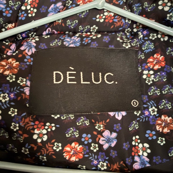 Deluc Floral Black Cropped Puffer Vest - Picture 4 of 7